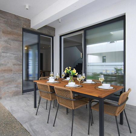 פרוטאראס Villa Queen Isabella מראה חיצוני תמונה