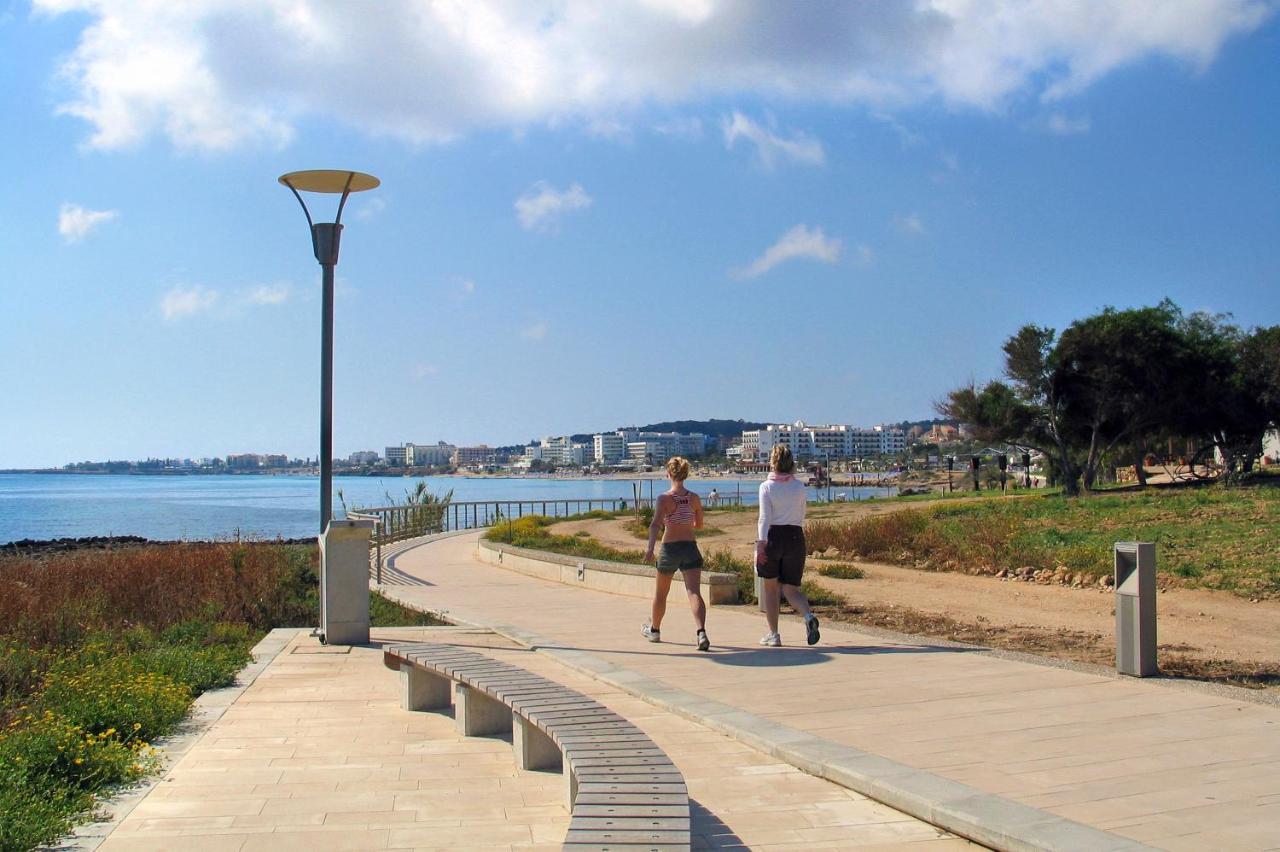 פרוטאראס Villa Queen Isabella מראה חיצוני תמונה