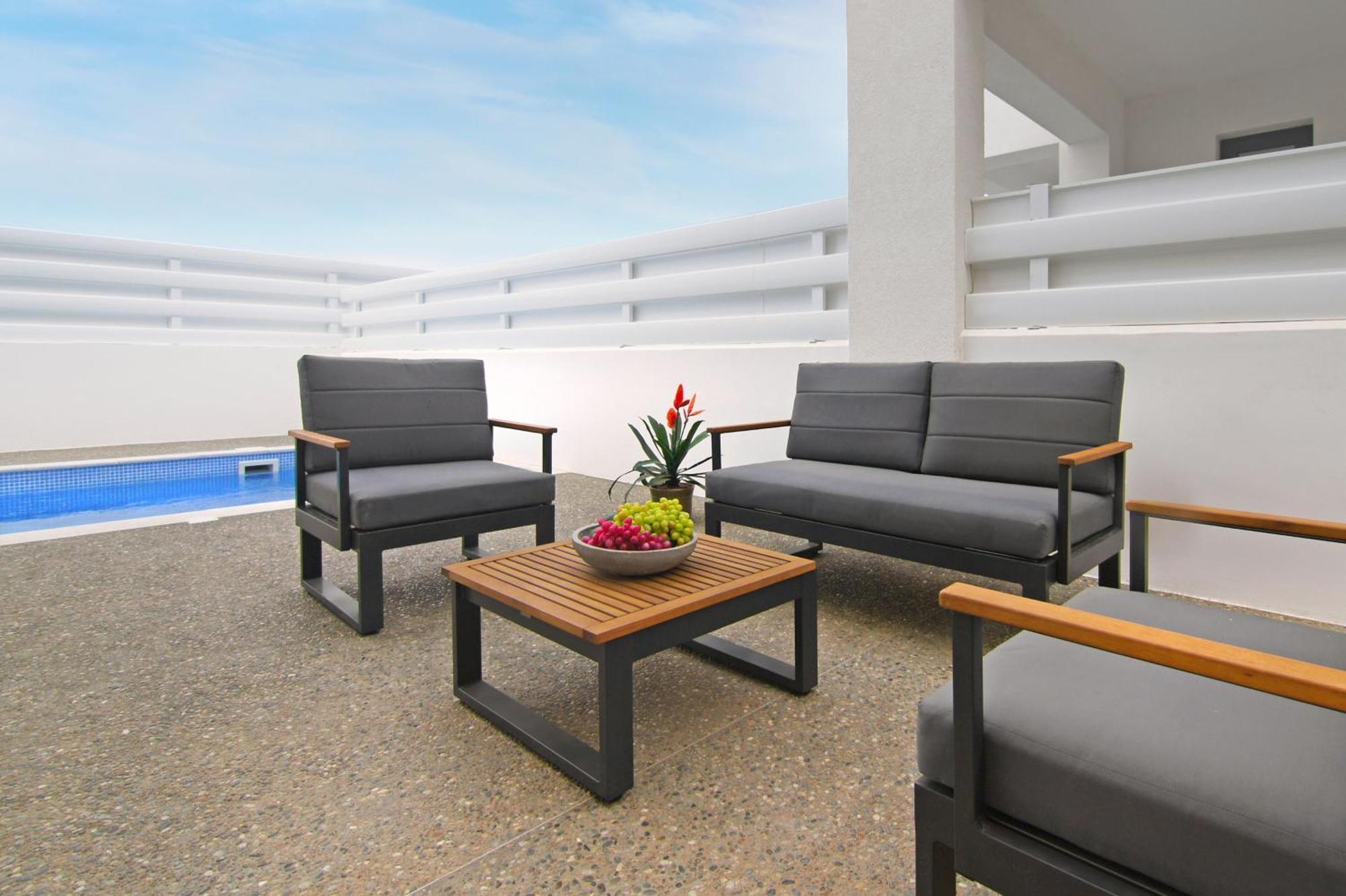 פרוטאראס Villa Queen Isabella מראה חיצוני תמונה