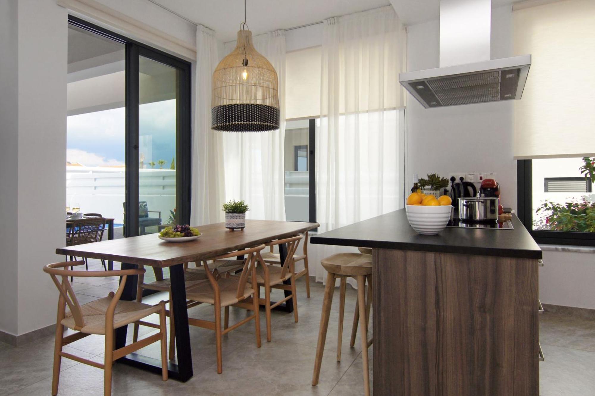 פרוטאראס Villa Queen Isabella מראה חיצוני תמונה