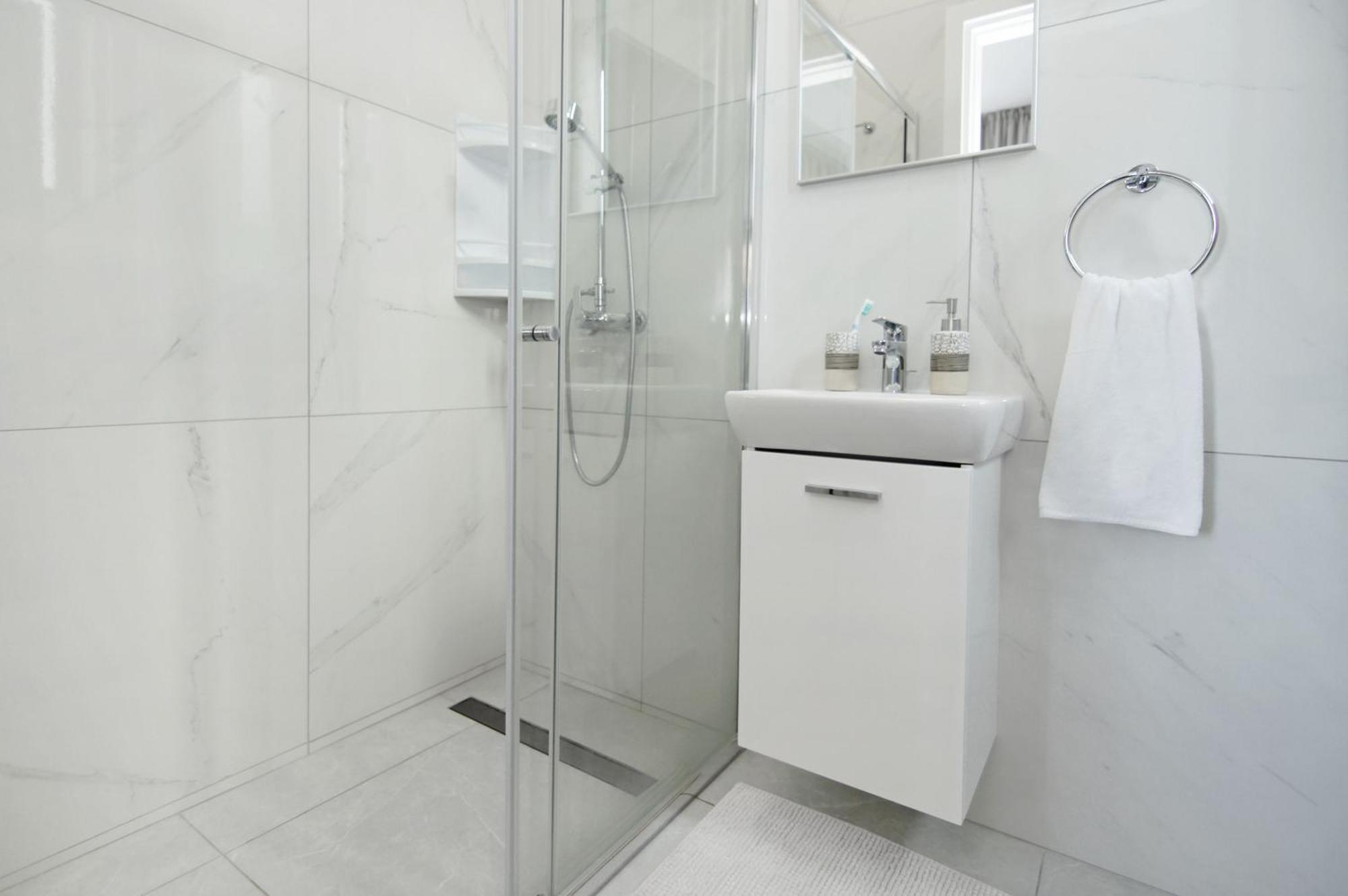 פרוטאראס Villa Queen Isabella מראה חיצוני תמונה